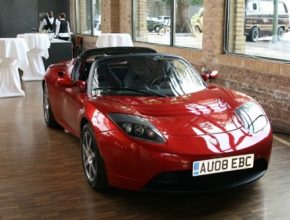 Tesla Roadster v Berlíně