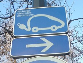 značka dobíjení elektromobilů ve Francii