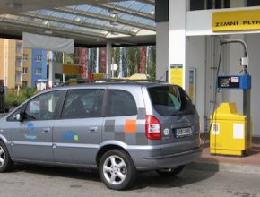 zemní plyn - plnící stanice - Opel Zafira CNG