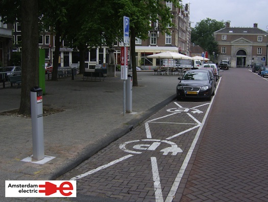 elektromobily - Amsterdam - elektrická dobíjecí stanice