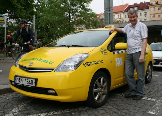 hybridy hybridtaxi citytaxi praha taxi