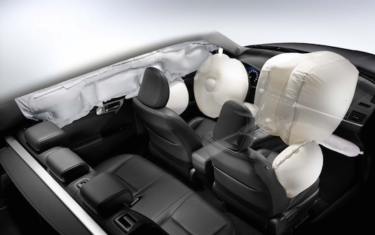 hybridní auto Lexus CT 200h airbagy bezpečnost