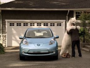 auto elektromobil reklama Nissan Leaf polární medvěd Emmy