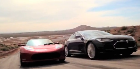 auto elektromobil Tesla Roadster a Model S