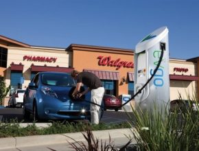 auto elektromobil Walgreens dobíjecí stanice pro elektromobily