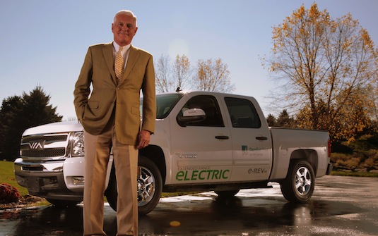 auto hybrid Bob Lutz VIA Motors Silverado přestavba sériový plug-in hybrid truck pick-up