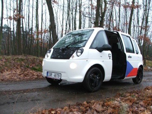 test elektromobilu Mia Electric
