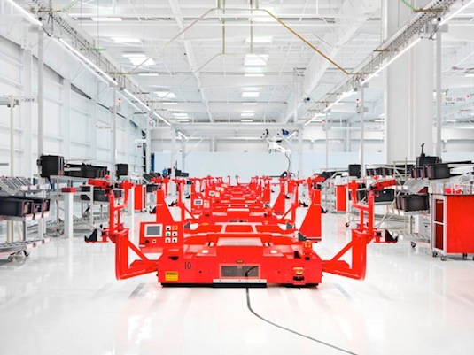 auto Tesla Motors továrna Fremont USA