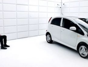 auto elektromobil reklamní spoty elektrofobie Mitsubishi i