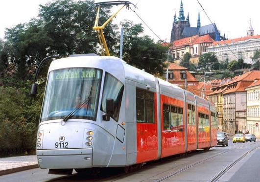 hromadná doprave veřejná tramvaj Praha Česká republika