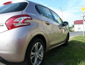 test peugeot 208