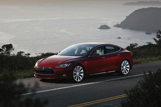 auto elektromobil Model S Signature
