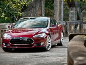auto elektromobil Tesla Model S elektrické auto