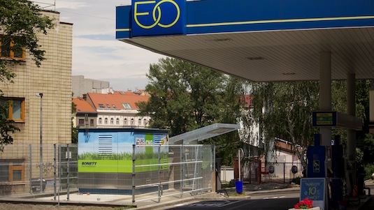 auto na plyn plnící CNG stanice Bonett