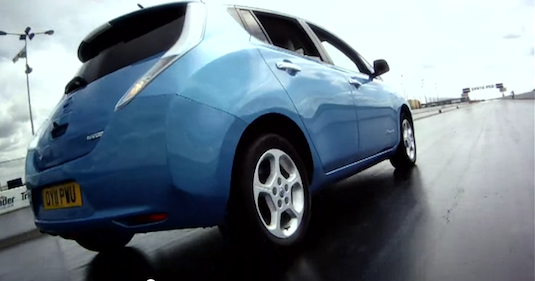 auto elektromobil Nissan Leaf rekord Goodwood festival rychlosti zpátečka
