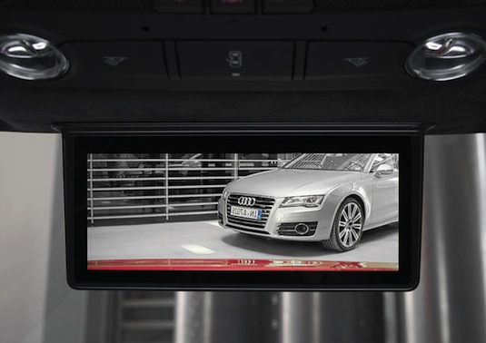 auto elektromobil Audi elektronické zpětné zrcátko