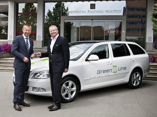 auto elektromobil Ministerstvo životního prostředí předání klíčků Škoda Octavia Green E Line