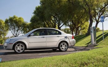 auto elektromobil Coda Sedan elektrické auto