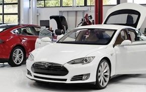 auto elektromobil Tesla Motors Model S servisní centrum