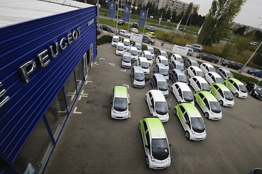 auto elektromobil Peugeot iOn