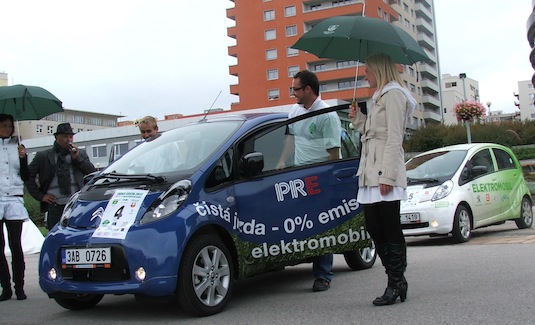 auto elektromobil start závodu tichá cesta 2012 elektromobil Citroen C-Zero společnosti PRE