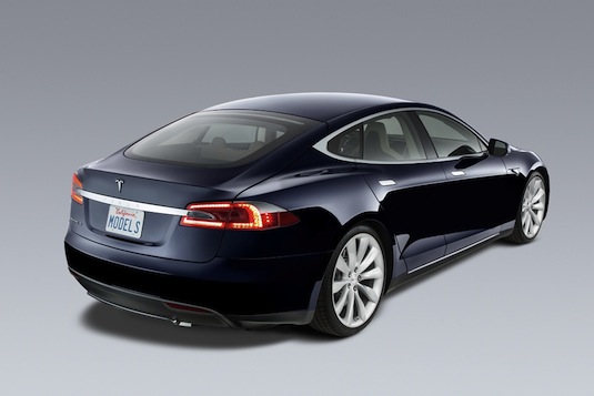 auto elektromobil Tesla Model S modrá karoserie