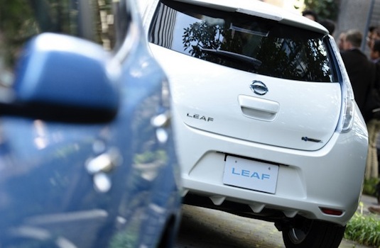 auto elektromobil 2013 Nissan Leaf Japonsko
