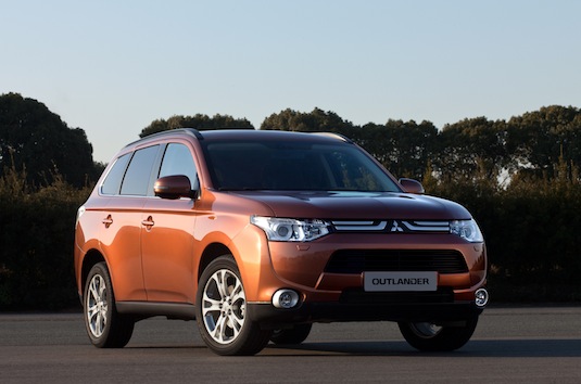 auto hybrid Mitsubishi Outlander plug-in hybrid PHEV
