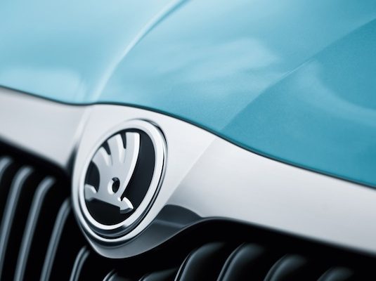 auto Škoda Fabia Roomster logo