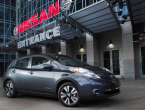 auto 2013 Nissan Leaf grey nová verze elektromobilu elektrické auto