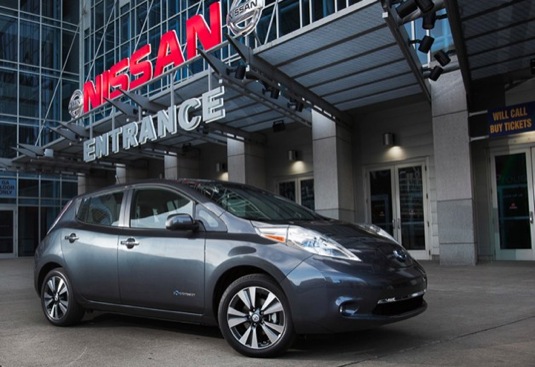 auto 2013 Nissan Leaf grey nová verze elektromobilu elektrické auto