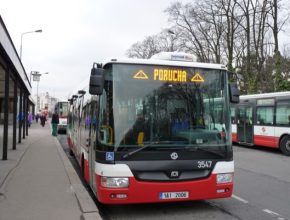 auto autobus Praha dopravní podnik městská hromadná doprava porucha
