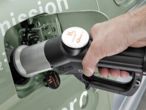 auto Mercedes-Benz B F-Cell auto na vodík doplnění vodíku