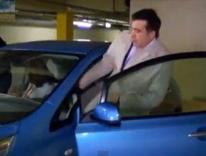 auto Michael Saakašvili prezident Gruzie Nissan Leaf elektromobil