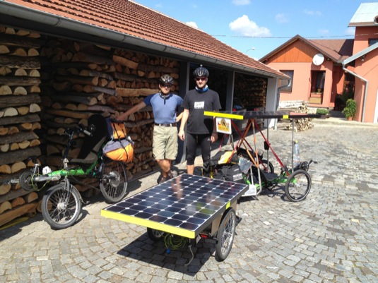 solární kola solární tříkolka AZUB Bike závod Francie Kazachstán