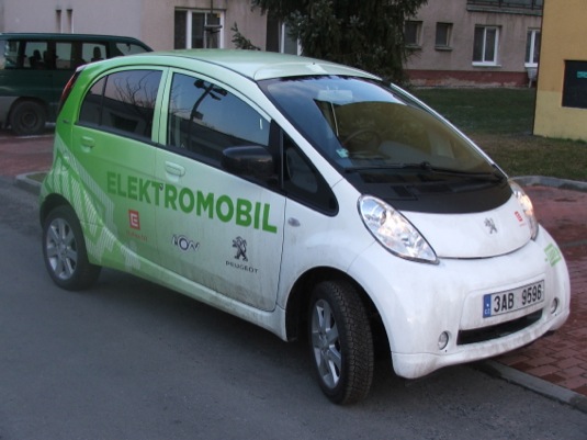 auto test elektromobilu Peugeot iOn zima 2013