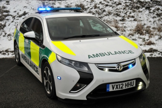 Opel Ampera plug-in hybrid jako britská ambulance
