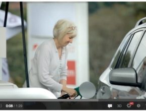 auto video čerpací stanice Holden Volt plug-in hybrid