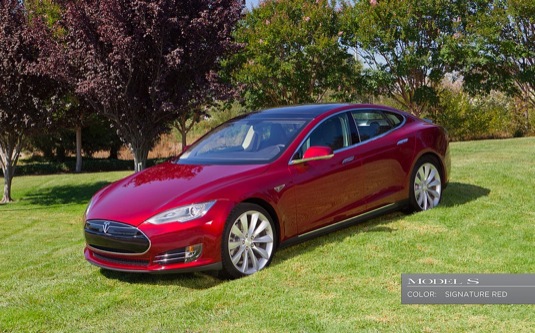 auto elektromobil Tesla Model S Signature Edition červená