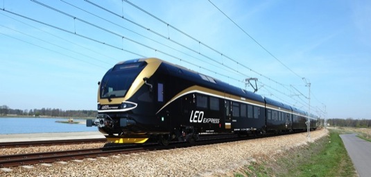 auto Leo Express železnice koleje