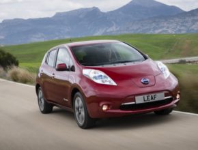 Nový Nissan Leaf v ČR. Cena elektromobilu je 715 000 Kč s DPH