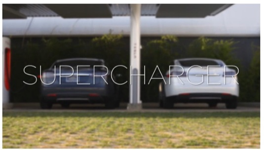 auto Tesla Motors síť dobíjecích stanic pro elektromobily zdarma
