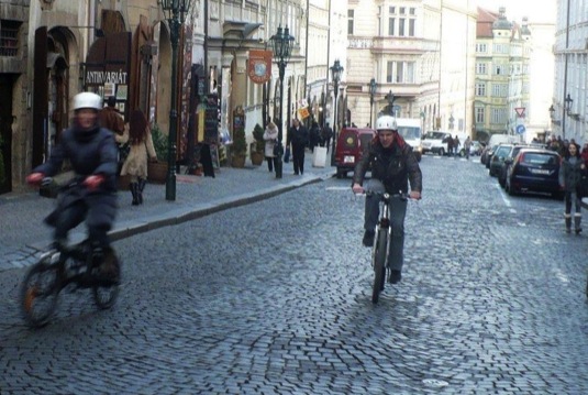 Pražské proudy - první ročník otevřeného závodu elektrokol