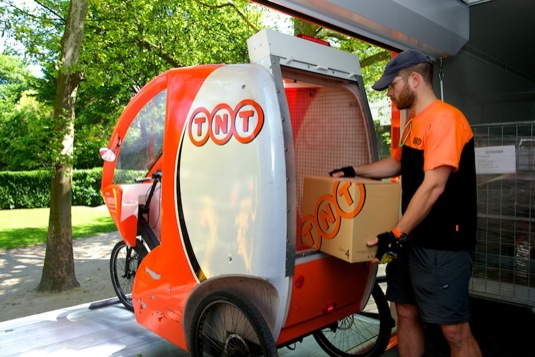 auto TNT mobilní depo Brusel
