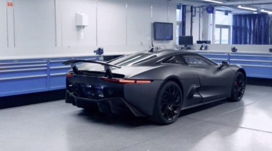 auto Jaguar C-X75 plug-in hybrid elektrické sportovní auto