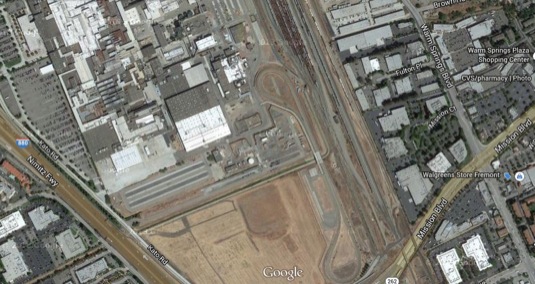 auto továrna Tesla Factory Kalifornie Fremont testovací dráha