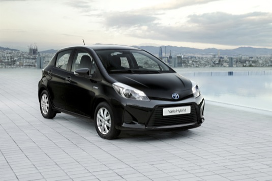 auto Toyota Yaris Hybrid
