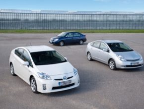 auto Toyota Prius generace hybridů