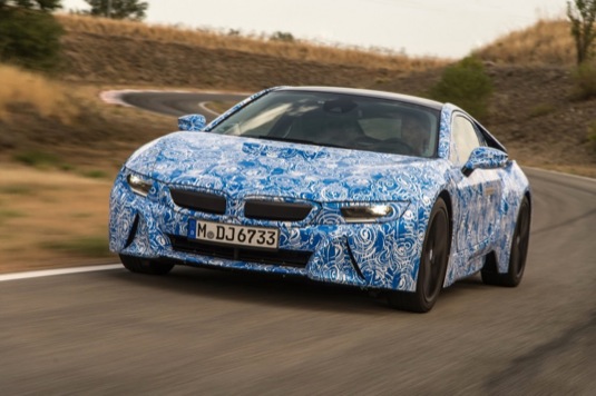 auto BMW i8 plug-in hybrid prototyp