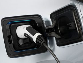 auto dobíjení elektromobilu BMW i3